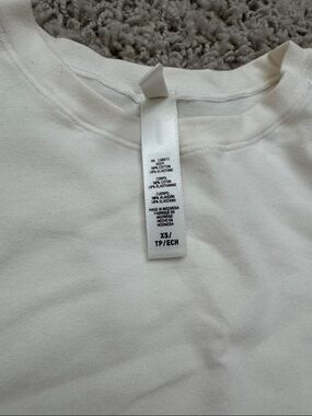 Skims  Cream Crewneck Women’s Short Sleeve baby tee